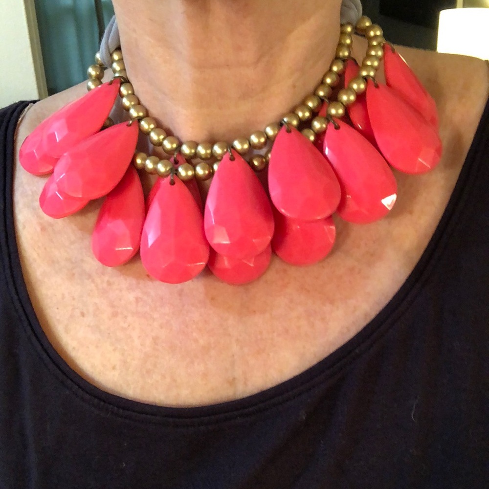 Pink statement necklace - Picture 5 of 5